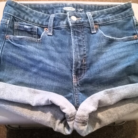 Old Navy Women's O.G. High Rise Short - Size 4 - Medium Wash - Cuffed - Picture 1 of 4